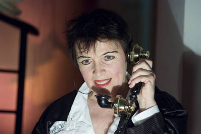 Emberi hang Emberi hang