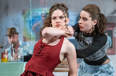 Tyúklétra - avagy mi csorog a nyakunkba Tyúklétra - avagy mi csorog a nyakunkba