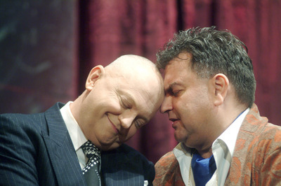 Őrült nász<br>avagy esküvő a lokálban Őrült nász<br>avagy esküvő a lokálban