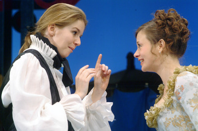 Két úr szolgája Két úr szolgája