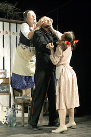 Szűcs Nelli, Tóth László, Orosz Melinda - © theater.hu - Ilovszky Béla