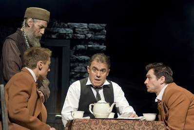 Édentől keletre Édentől keletre